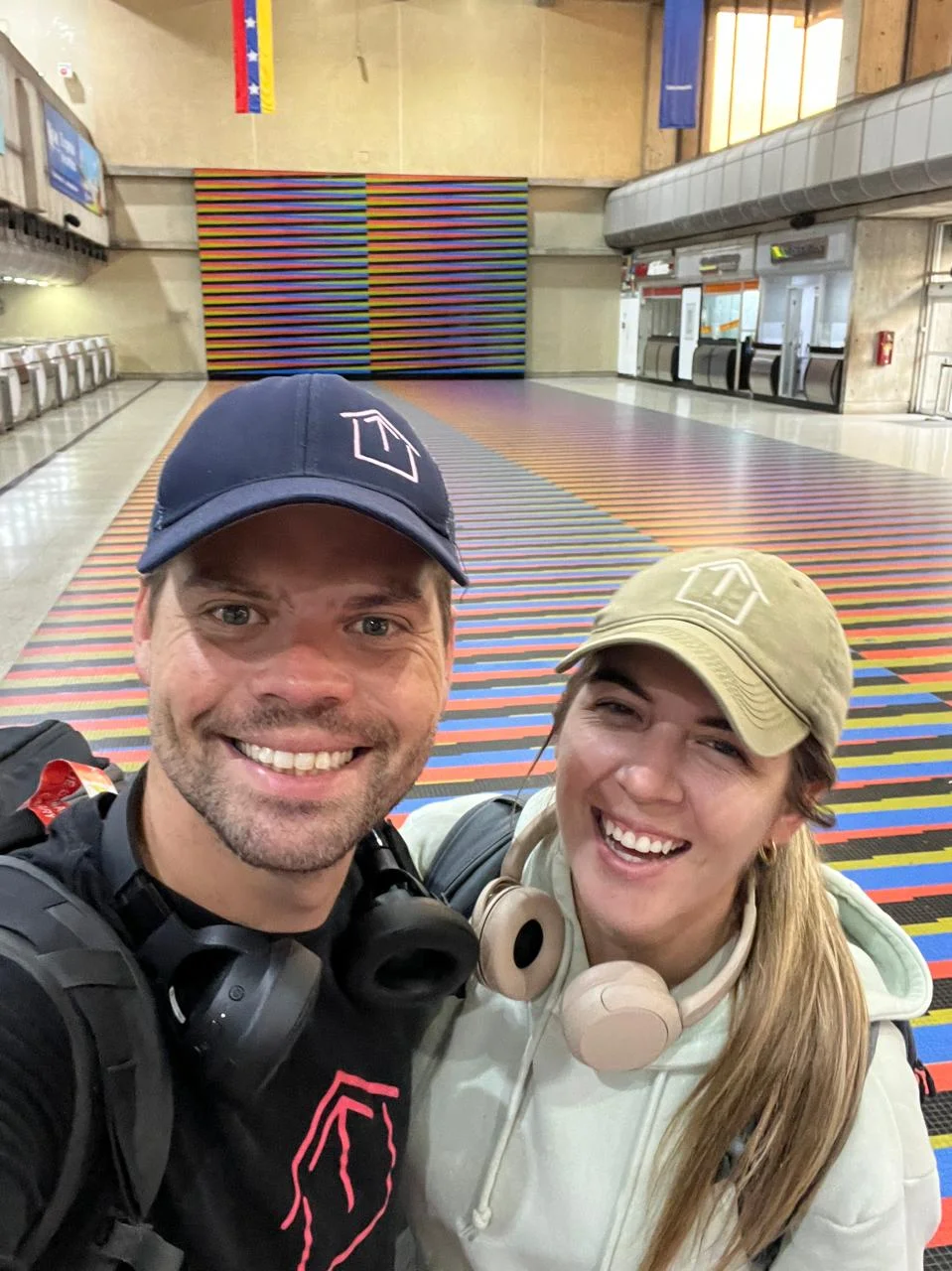 Juan y Thais regresando a Venezuela